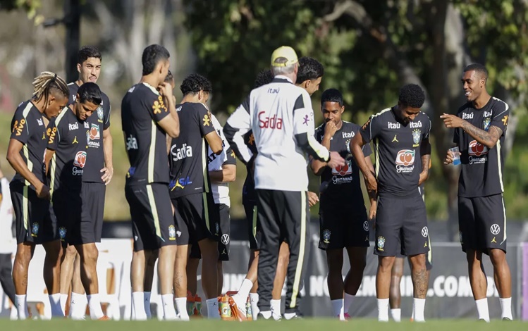 Carlo Ancelotti comandou mais um treino da Seleção Brasileira em Brisbane