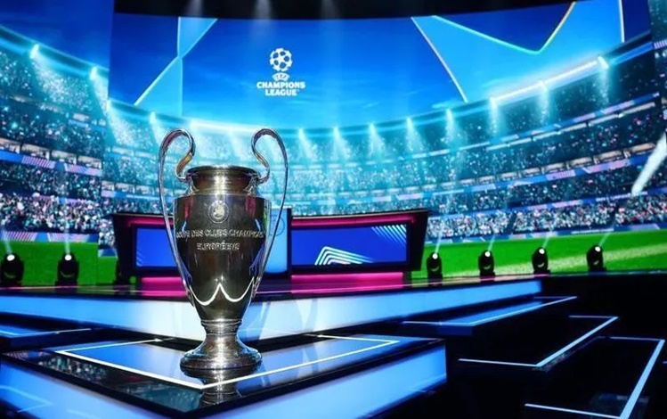 Troféu da Champions League durante sorteio