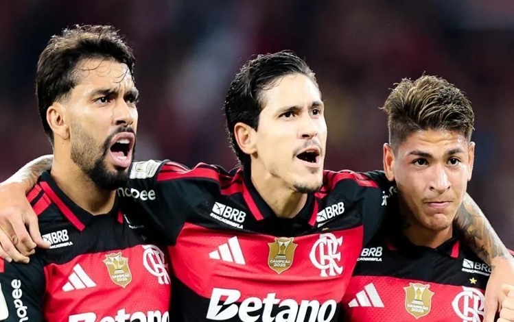 Flamengo está na liderança do Campeonato Brasileiro após ultrapassar o Palmeiras