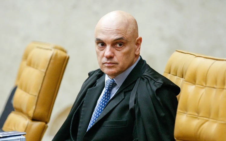 Ministro Alexandre de Moraes em sessão plenária do STF